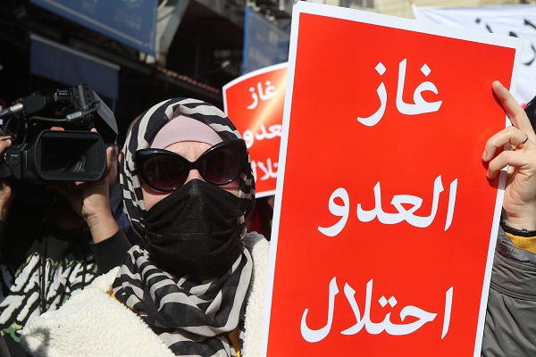 كاتب بريطاني: 