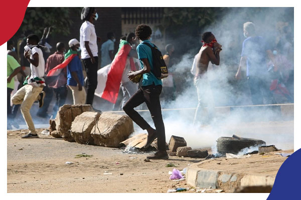 قوى سودانية تدعو لتصعيد “ثوري كامل” رداً على قمع الاحتجاجات
