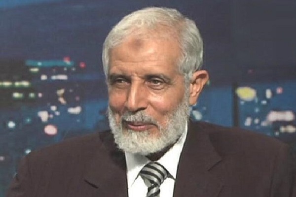 قاضي الإنقلاب يلقي خطبة سياسية معادية للإخوان ويهاجم ثورة يناير خلال محاكمة محمود عزت