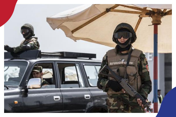 تحقيقات وكمائن وأسوار .. لماذا يضيّق السيسي على دخول المصريين إلى سيناء؟