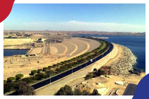 للأسبوع الثاني.. احتجاز 1500 سائق مصري على الحدود السودانية المصرية