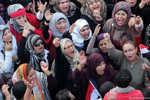 محاولة جديدة لنزع مواد الشريعة: السيسي يقرر تعديل قانون الأحوال الشخصية! 