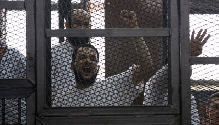 القتل بالإهمال الطبي والإخفاء القسري والحبس الاحتياطي ..ثالوث النظام المصري للانتقام من المعارضين  