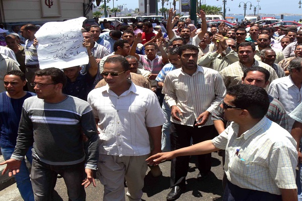 التضييق على الموظفين المعارضين بمصر.. حماية للدولة أم فُجر في الخصومة؟