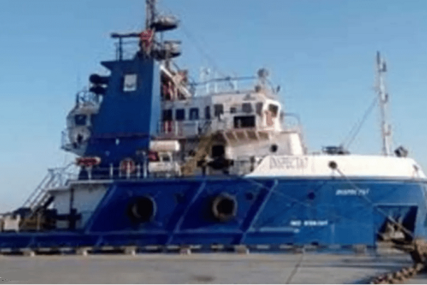 مصر.. غرق سفينة خدمات بترولية بالبحر الأحمر ومصرع قبطانها