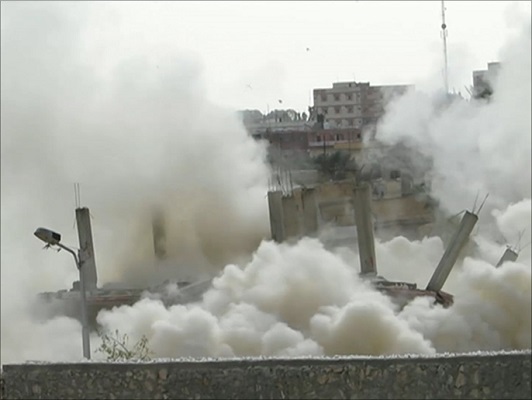 الجيش المصري يتكتم مقتل وإصابة مجندين ويكثف غاراته على رفح 