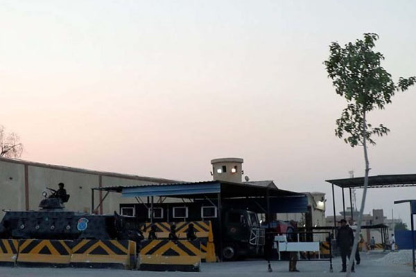 تدوير 7 معتقلين بـ”العاشر” وتجديد حبس “هدى” و”عائش